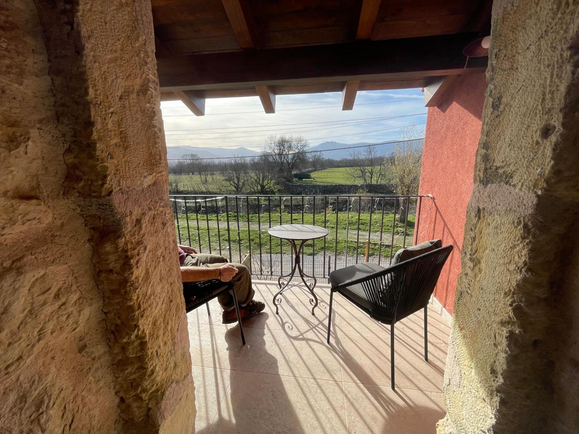 La Casa Del Cantero Pinilla del Valle Exterior photo