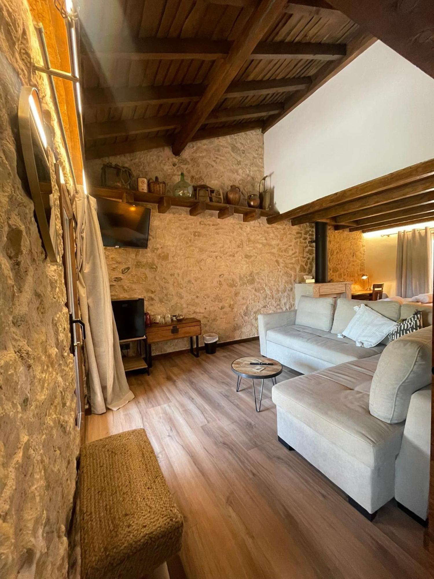 La Casa Del Cantero Pinilla del Valle Exterior photo